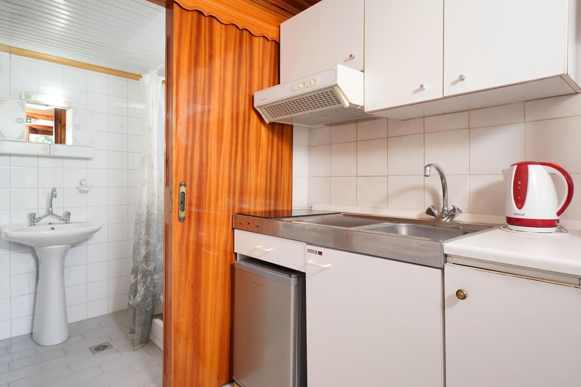 Plane Tree Apartment *